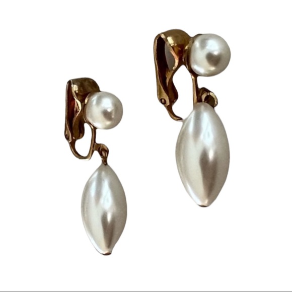 VINTAGE 1950s Faux Pearl Clip Earrings JUDY LEE label from a private collection - Picture 2 of 5